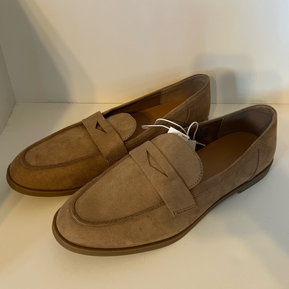 Old Navy Women’s Taupe Faux-Suede Penny Loafer Size 11